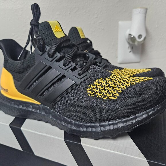 New Size 8 mens/9 womens adidas ultraboost 1.0 comfort sneaker black yellow main image 9